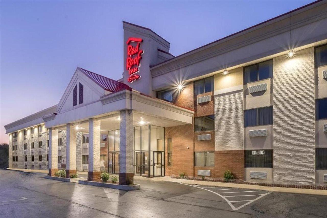 Red Roof Inn & Suites Cleveland - Елірія Екстер'єр фото