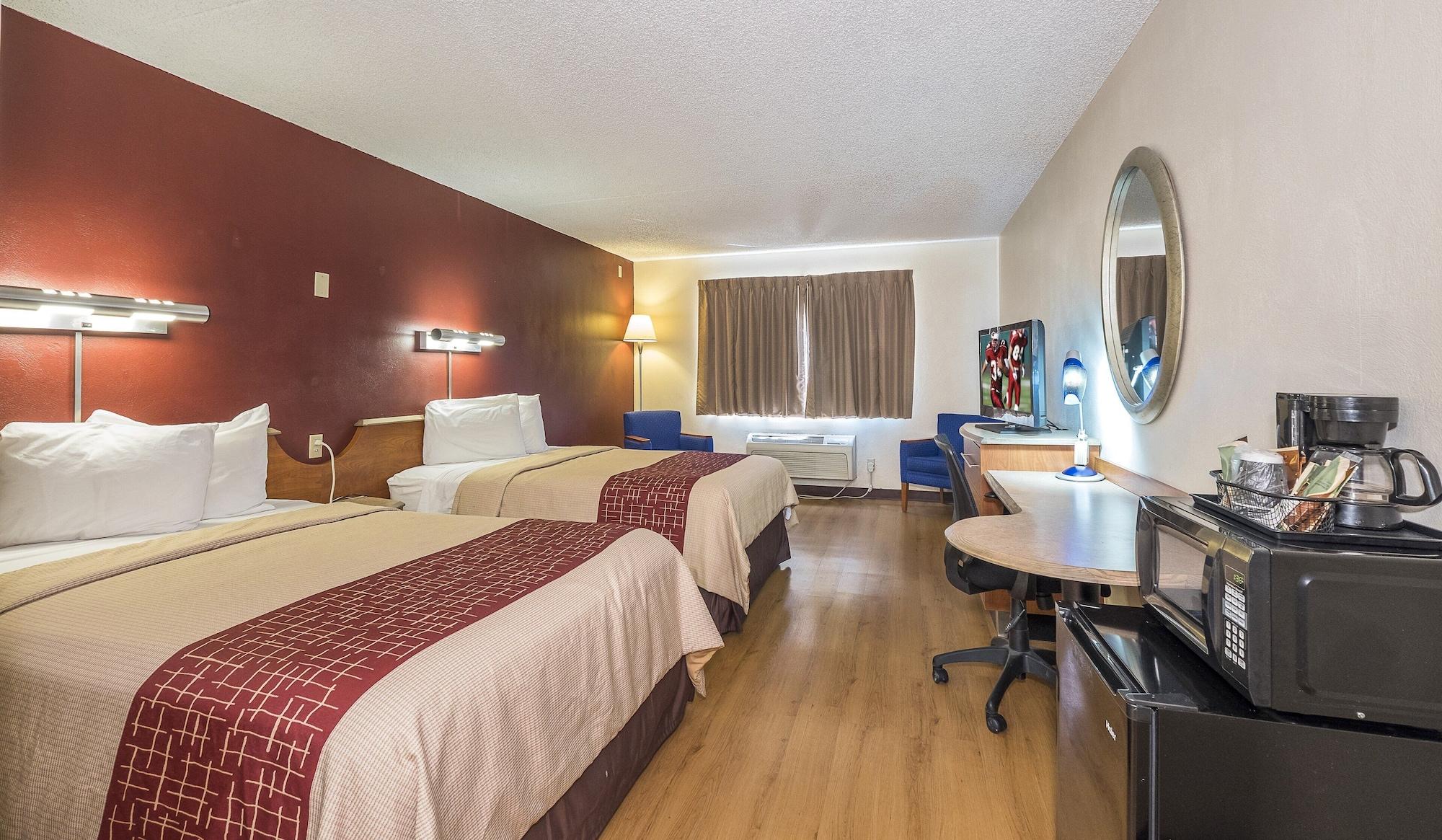 Red Roof Inn & Suites Cleveland - Елірія Екстер'єр фото