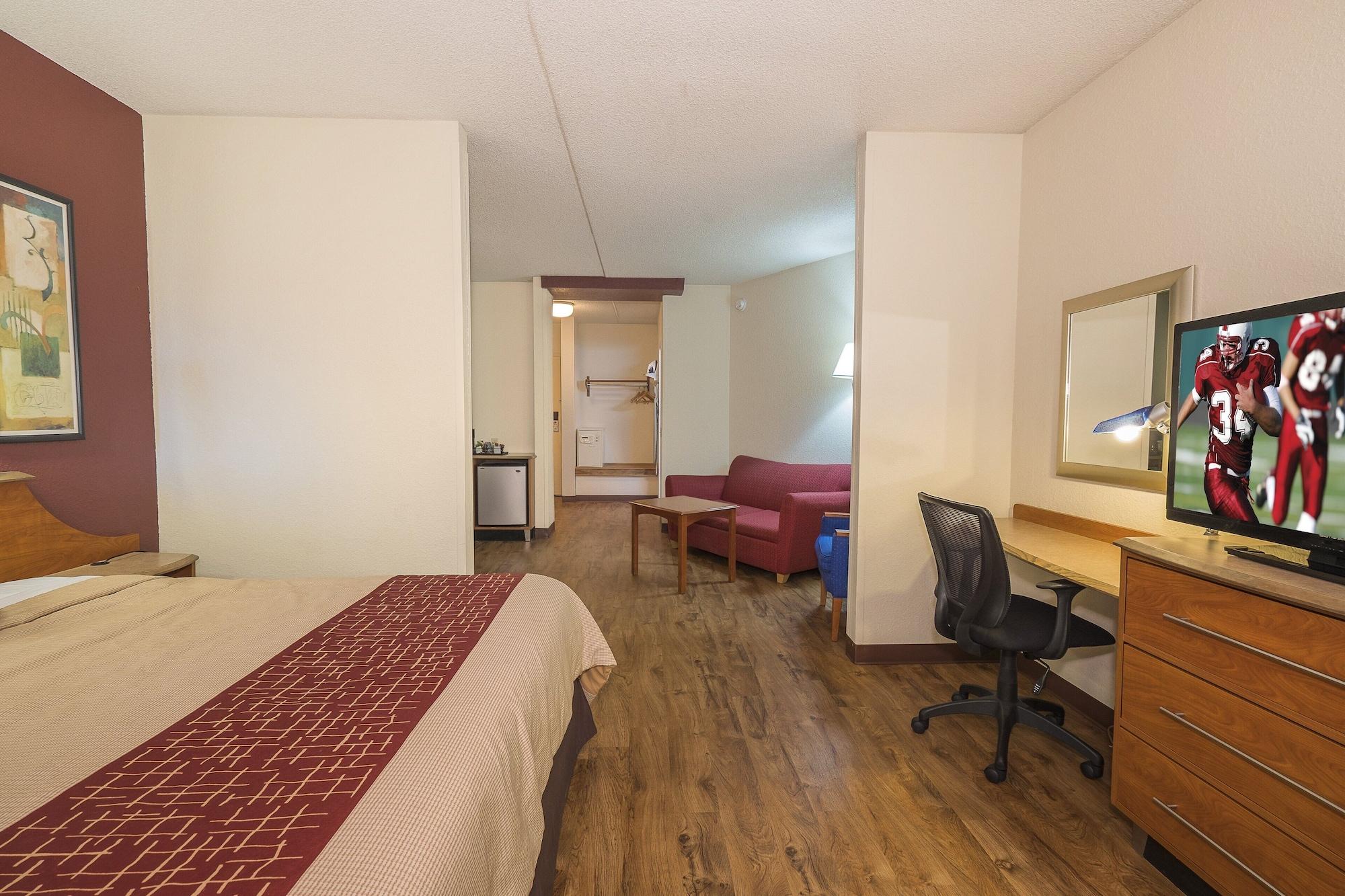 Red Roof Inn & Suites Cleveland - Елірія Екстер'єр фото