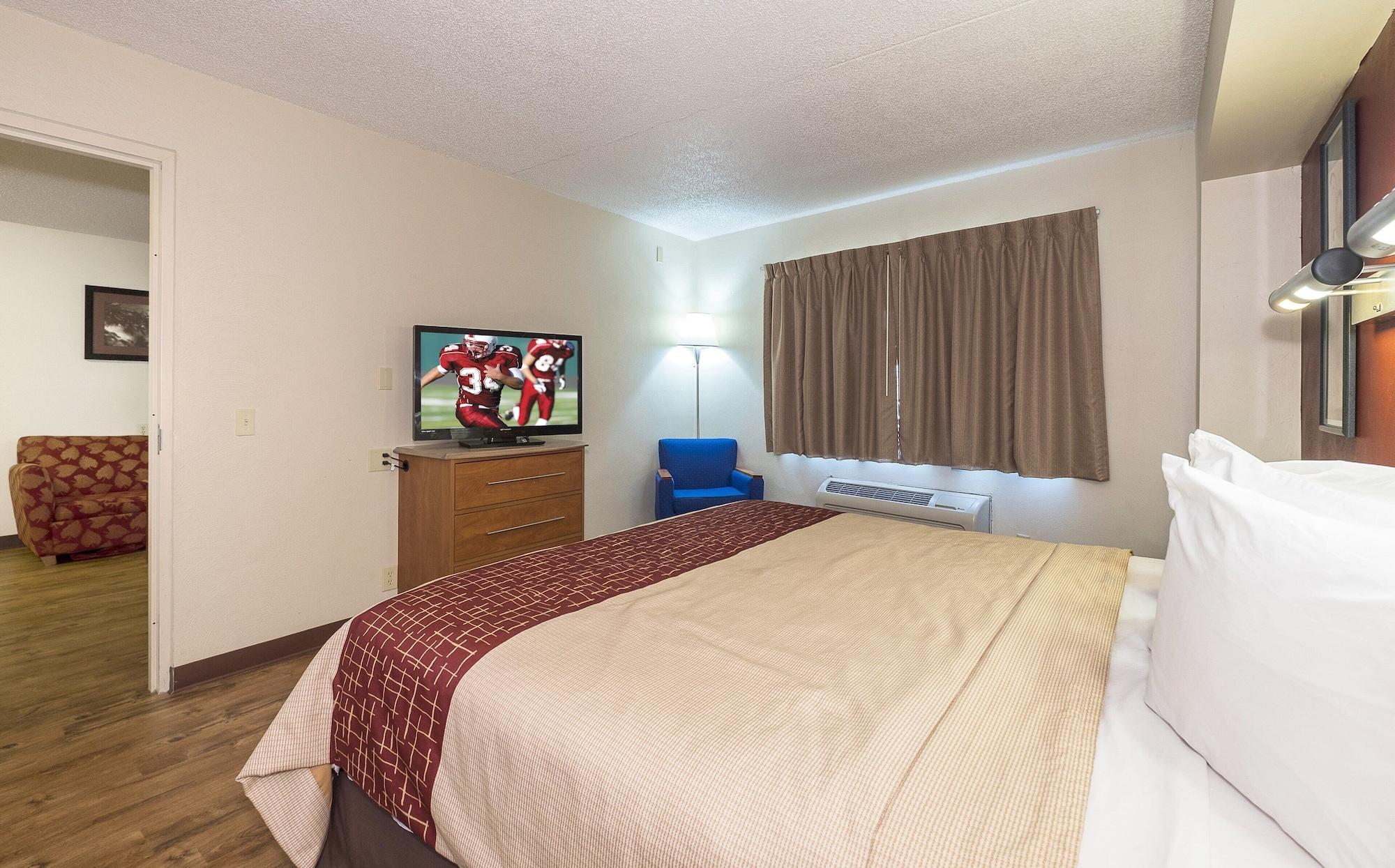 Red Roof Inn & Suites Cleveland - Елірія Екстер'єр фото