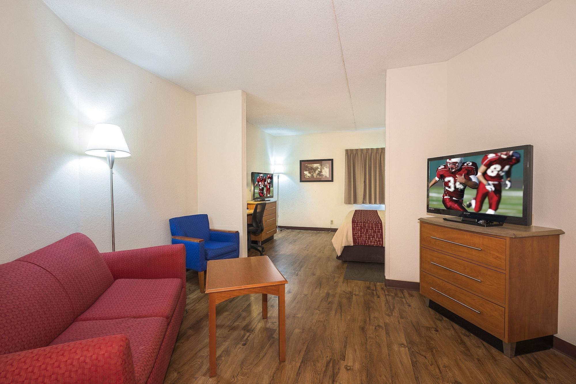 Red Roof Inn & Suites Cleveland - Елірія Екстер'єр фото