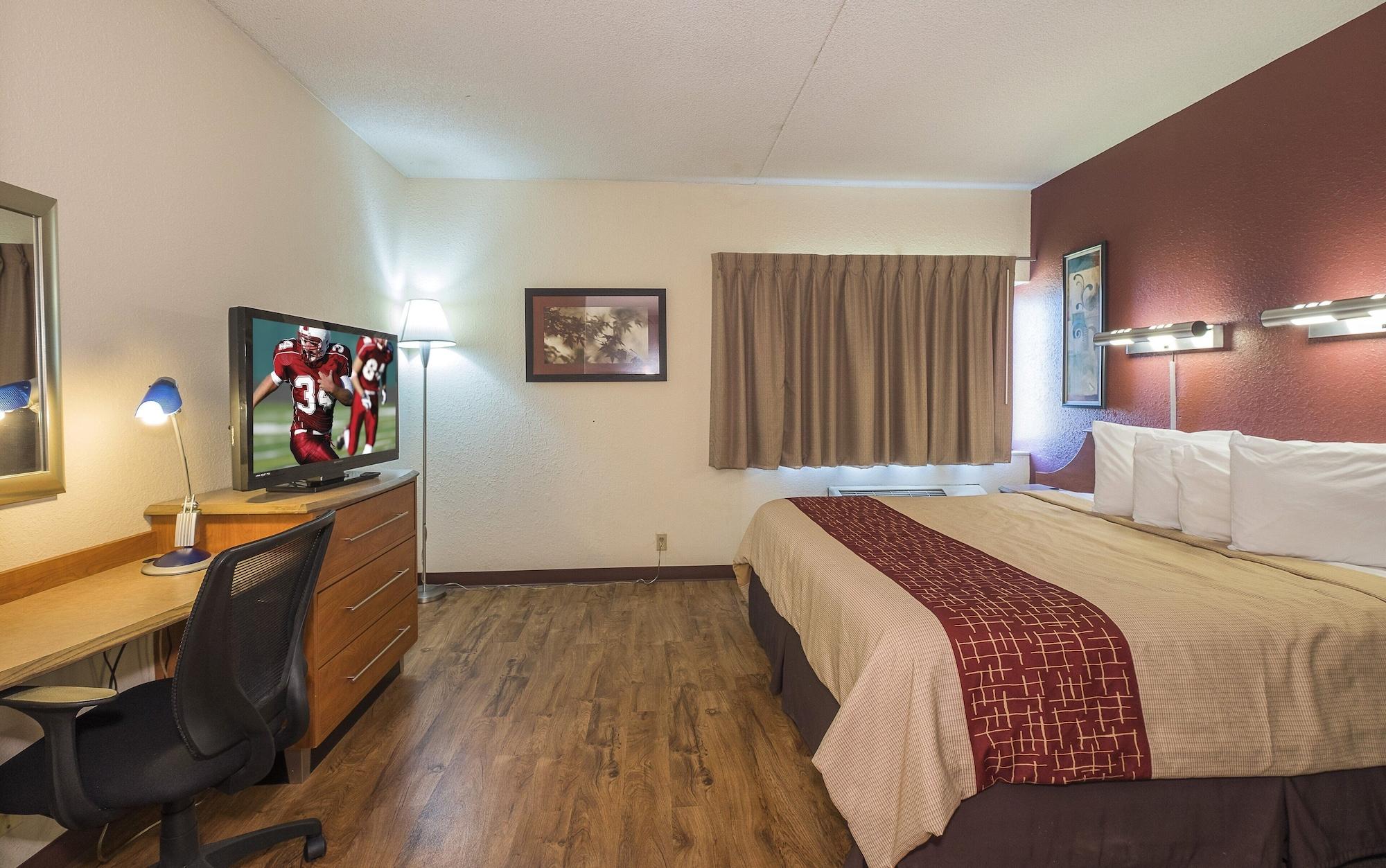 Red Roof Inn & Suites Cleveland - Елірія Екстер'єр фото