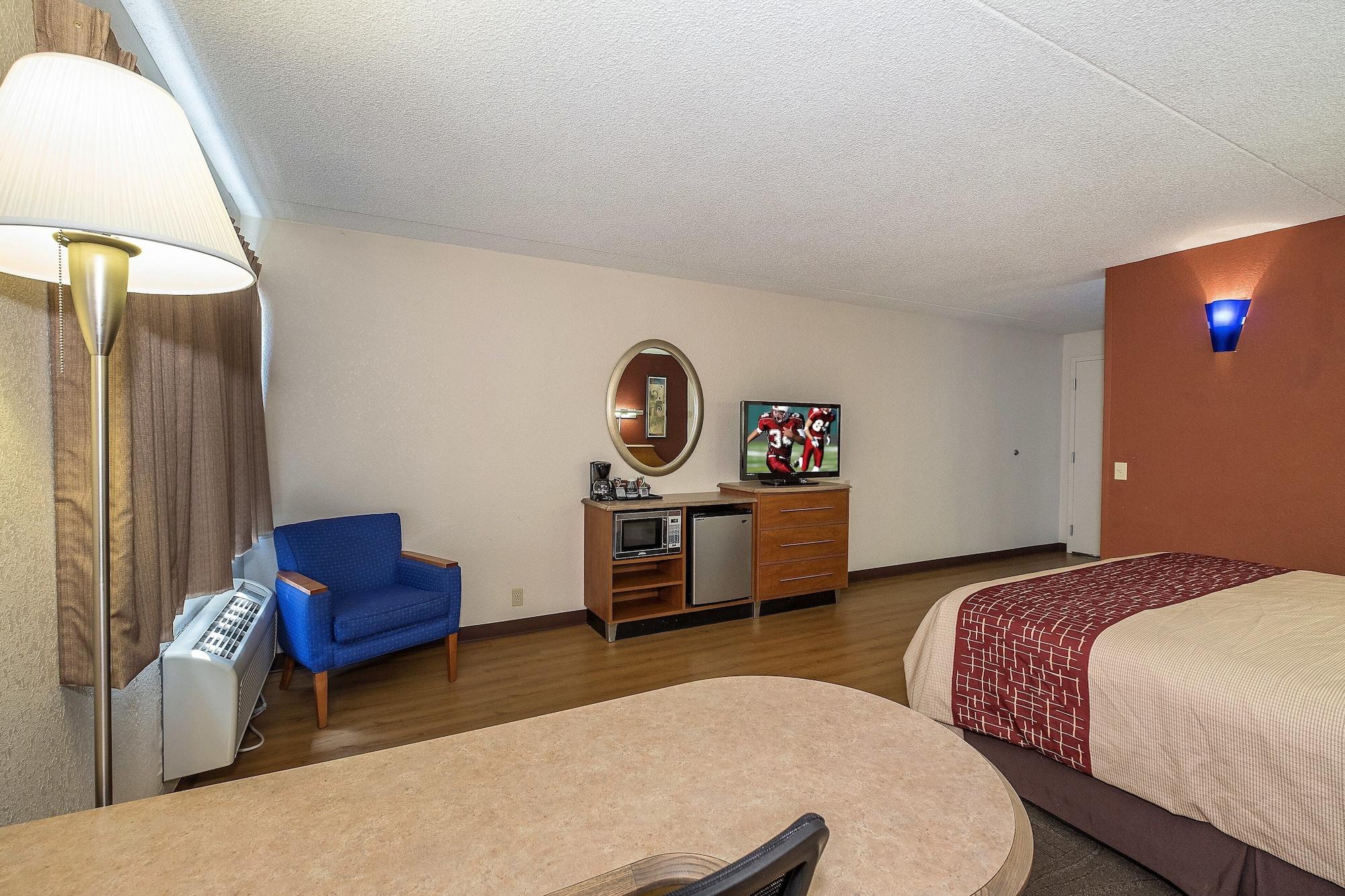 Red Roof Inn & Suites Cleveland - Елірія Екстер'єр фото