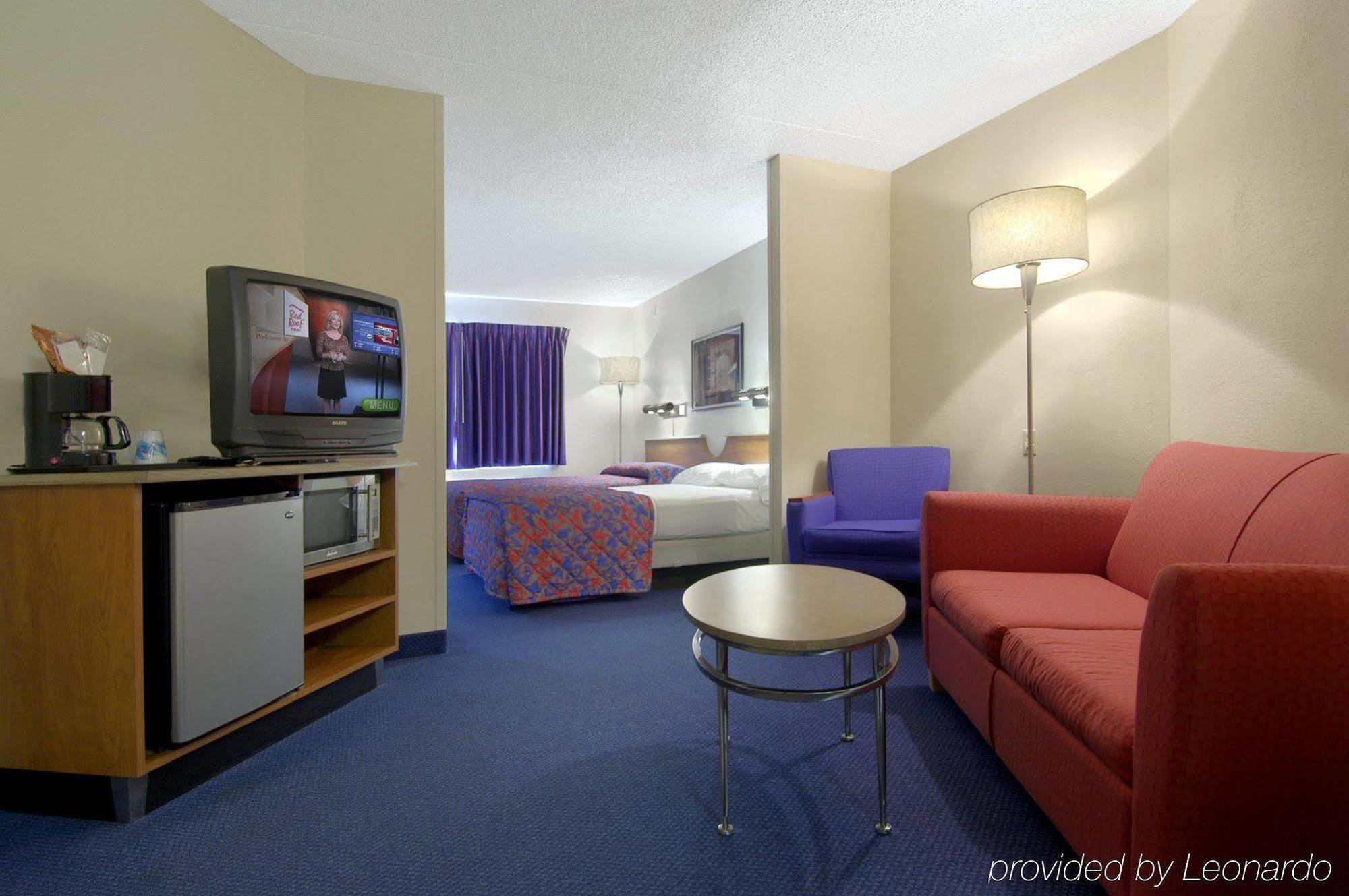 Red Roof Inn & Suites Cleveland - Елірія Екстер'єр фото
