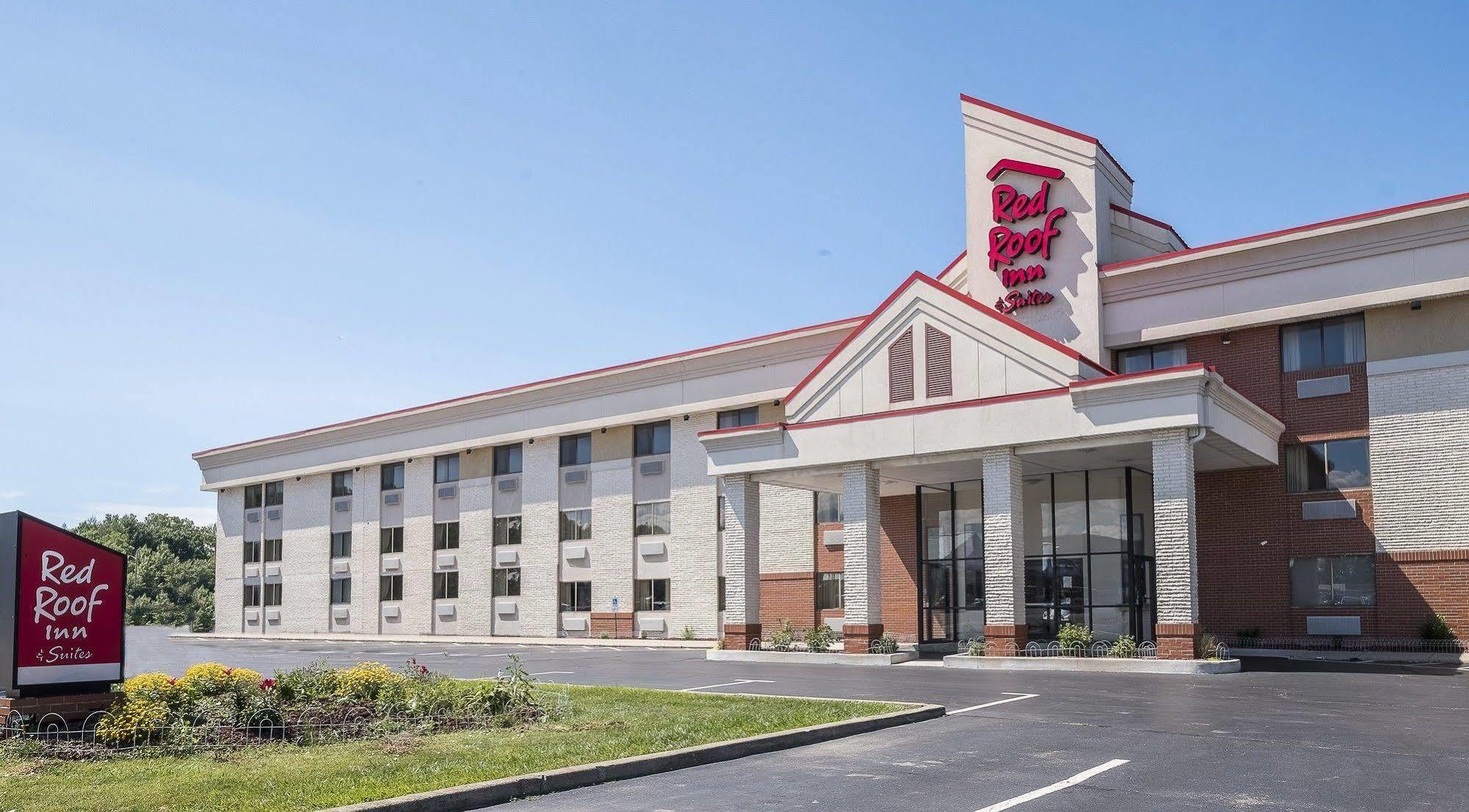 Red Roof Inn & Suites Cleveland - Елірія Екстер'єр фото